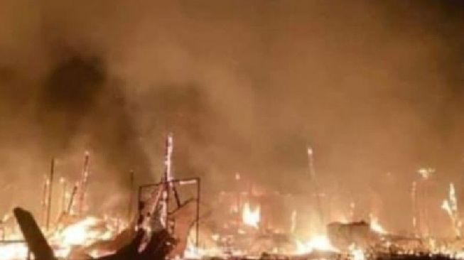 Kios dan Rumah di Dogiyai Dibakar Orang Tak Dikenal, Ratusan Warga Mengungsi ke Pos TNI-Polri