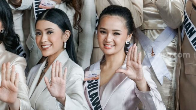 Finalis Putri Indonesia 2022 mendatangi Gedung Merah Putih Komisi Pemberantasan Korupsi (KPK), Jakarta Selatan, Selasa (24/5/2022). [Suara.com/Alfian Winanto]