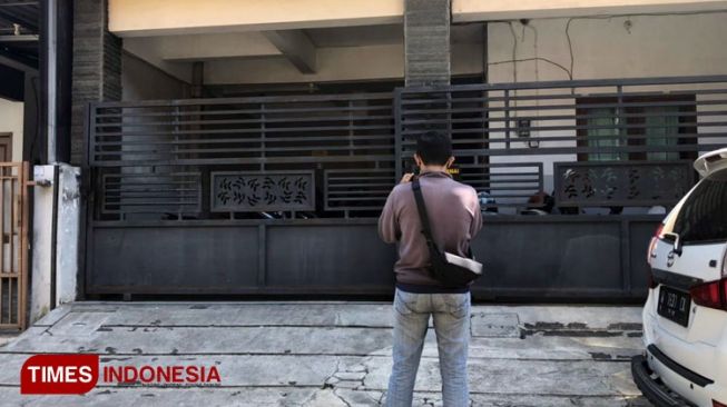 Terduga Teroris yang Ditangkap di Malang Berstatus Mahasiswa, Densus 88 Menyita Tiga Bendera Hitam Berlafaz Tauhid