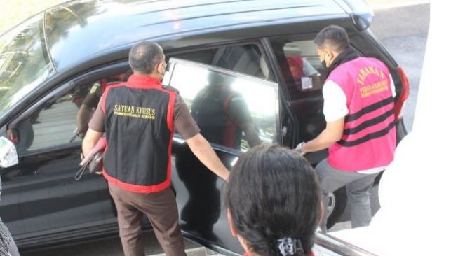 Mantan Supervisor Bank BUMN Ditahan Kejaksaan Tinggi Sulawesi Utara