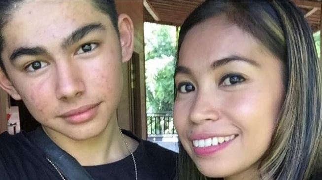 Potret Manis Andrew Kalaweit Bareng Ibu (Instagram/pradakalaweit)