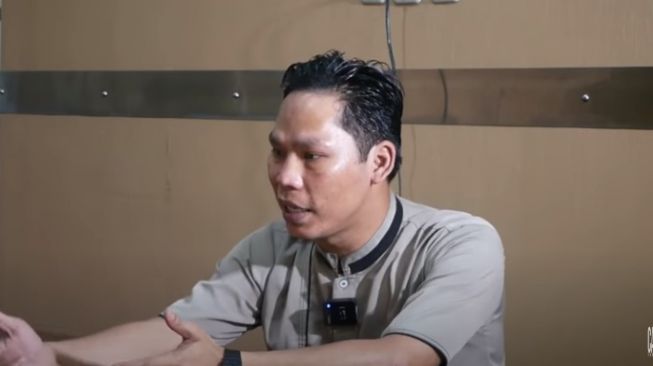 Fredi, lelaki yang mengaku ditipu Wirda Mansur [Youtube/Cahaya Islam]