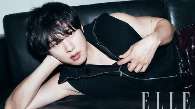 Elle Edisi Juni: Kim Sung Cheol Berbicara Tentang Drama Musikal Death Note