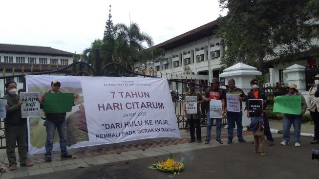 Sebut Program Citarum Harum Gagal, Aktivis Lingkungan Minta TNI Lebih Libatkan Masyarakat