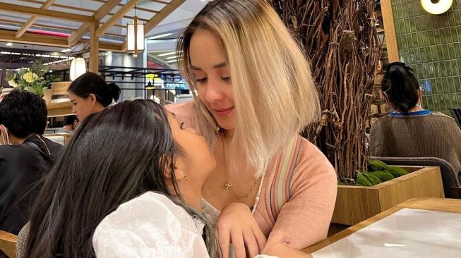 Potret Joanna Alexandra Momong Anak (instagram/@joannaalexandra)