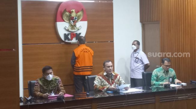 Kasus Korupsi Helikopter AW-101 TNI AU Rugikan Uang Negara Rp224 Miliar, KPK Akhirnya Tahan John Irfan