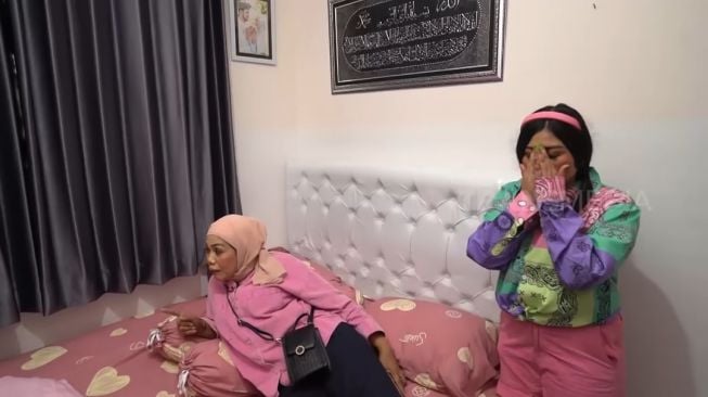 Foto Rumah Rp750 Juta Elly Sugigi (YouTube TRANS7 OFFICIAL)