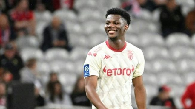 Gelandang Monaco Aurelien Tchouameni merayakan golnya pada pertandingan sepak bola L1 Prancis antara Lille OSC dan AS Monaco di Stadion Pierre Mauroy di Villeneuve d'Ascq, Prancis pada 6 Mei 2022.DENIS CHARLET/AFP