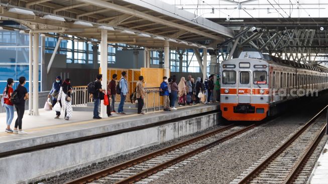 Penumpang KAI Commuter Surabaya Meluap, Aturan Baru Langsung Ditetapkan