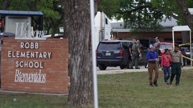 Tewaskan 21 Orang, Pelaku Penembakan Di SD Texas Ternyata Anak SMA