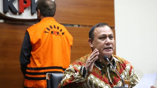 Rugikan Negara, Tersangka Korupsi Pengadaan Helikopter Ditahan KPK