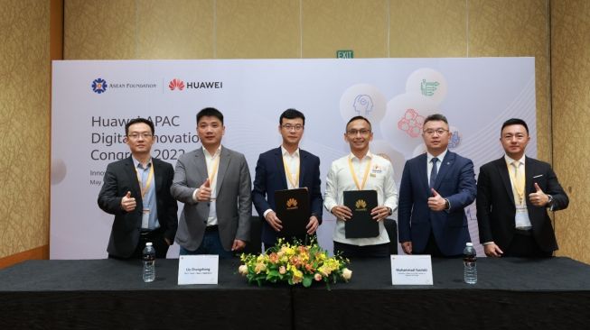 Penandatanganan kerja sama KADIN x Huawei Indonesia. [Huawei Indonesia]