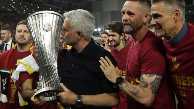 Juara Liga Conference, Jose Mourinho Pastikan Bertahan di AS Roma Musim Depan