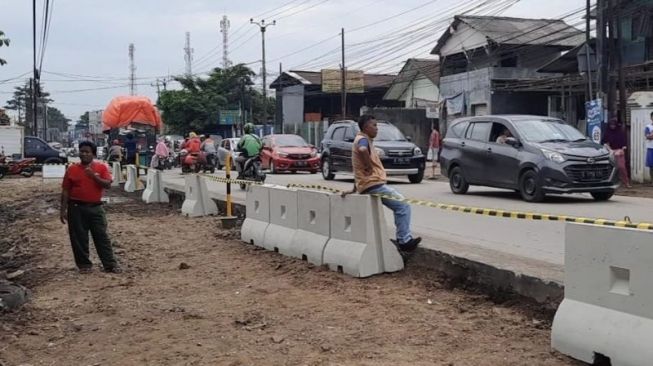 Pemprov Jabar Pastikan Kualitas Pelebaran Jalan Cikarang-Cibarusah Terjamin