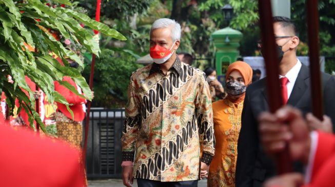Ganjar Pranowo Hadir, Petinggi PDIP hingga Anies Baswedan Justru Absen di Pernikahan Adik Presiden Jokowi