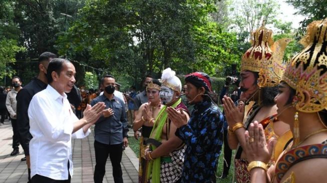 Tenggelam Saat Pandemi Covid-19, Jokowi Ingin Aktivitas Seni dan Budaya Bangkit Lagi