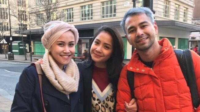 Mimi Bayuh with Raffi Ahmad and Nagita Slavina (Instagram/@mimibayuh)