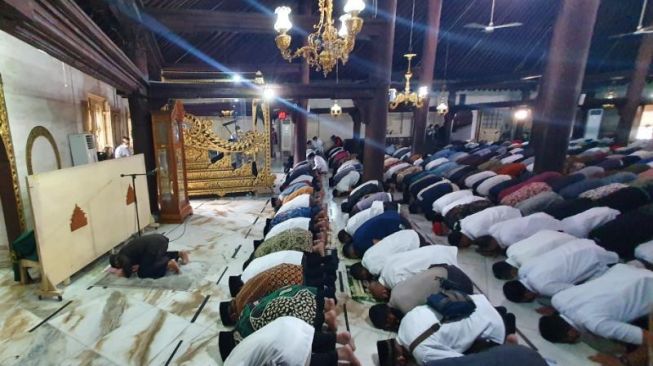 Sebelum Diberangkatkan Ke Pemakaman, Jenazah Almarhum Syafii Maarif Disemayamkan di Masjid Gedhe Kauman