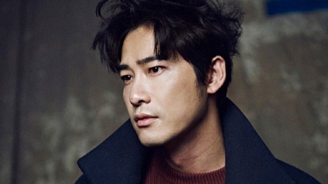 Kang Ji Hwan Harus Ganti Rugi Rp 58 Miliar Atas Kasus Pelecehan Seksual