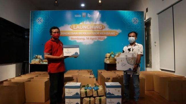 Didukung Semen Gresik, Omzet Penjualan Hampers Produk UMKM Rembang Tembus Rp250 Juta dan Terjual Ribuan Paket