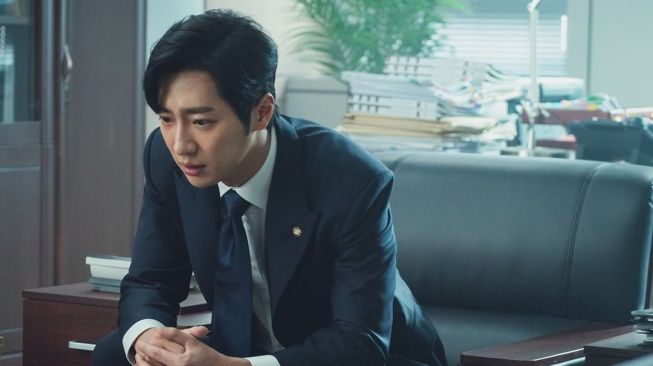 Potret Lee Sang Yeob di Eve (Instagram/@tvn_drama)