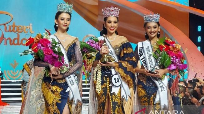 Wakil dari Bali Laksmi Shari De Neefe Suardana Dinobatkan Jadi Putri Indonesia 2022