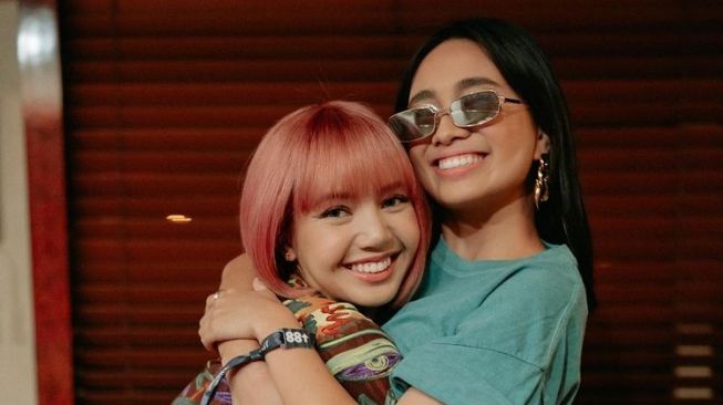 Potret Persahabatan Niki Zefanya dan Lisa BLACKPINK(Instagram/@nikizefanya)