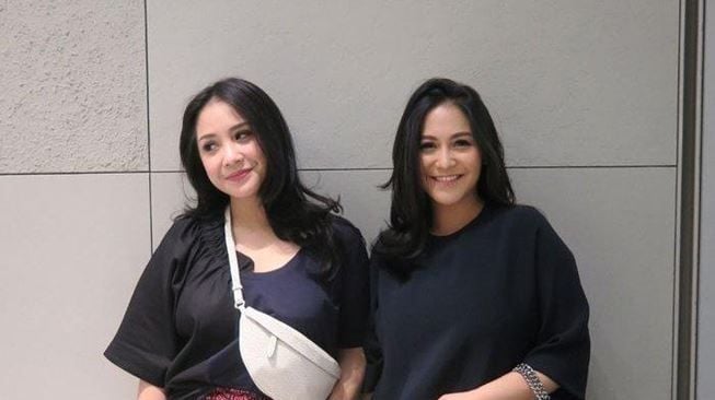 Nagita Slavina dan Caca Tengker. (Instagram/@cacatengker)