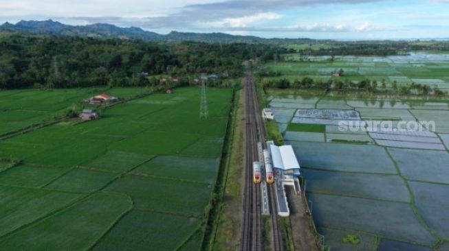 Jadwal dan Stasiun Naik Kereta Api Gratis Sambil Berwisata di Sulawesi Selatan