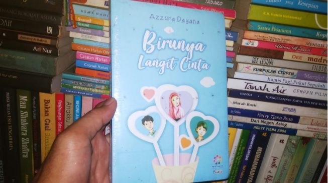 Kisah Cinta Seorang Aktivis, Ulasan Novel Birunya Langit Cinta