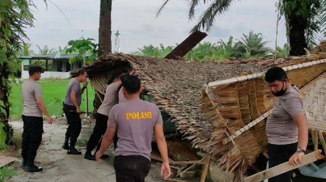 Ringankan Beban Korban Bencana Puting Beliung, Ini yang Dilakukan Polresta Deli Serdang