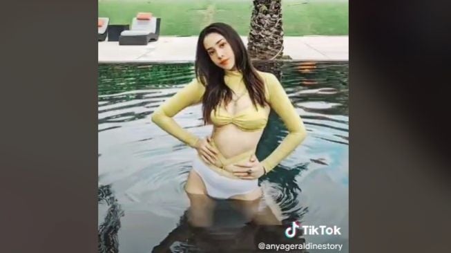 Anya Geraldine [TikTok]