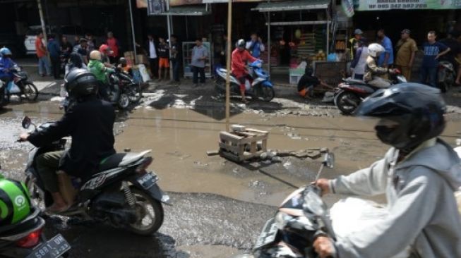 Pemprov Sulsel Janji Perbaiki Jalan Rusak di Antang Tahun Ini