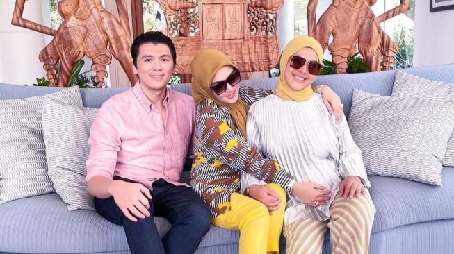 Momen Welcome Home Party Syahrini (instagram/@princessyahrini)