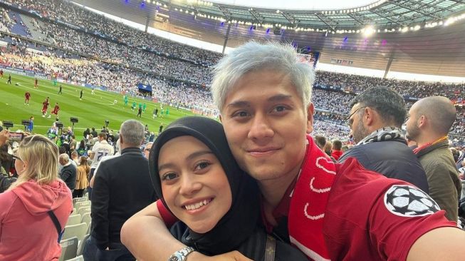 Lesti Kejora dan Rizky Billar berlibur ke Paris (Instagram/@rizkybillar)