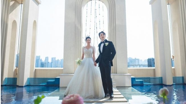 Selamat, Hoon U-KISS dan Hwang Ji Seon eks Girl's Day Resmi Menikah