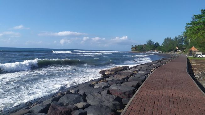 Potensi Gelombang Tinggi di Pesisir Gianyar, Masyarakat Diminta Waspada