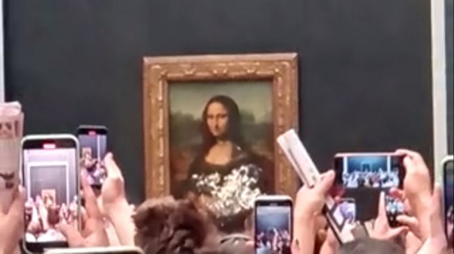 5 Fakta Lukisan Mona Lisa Dilempari Kue oleh Pria, Pelaku Menyamar Jadi Nenek