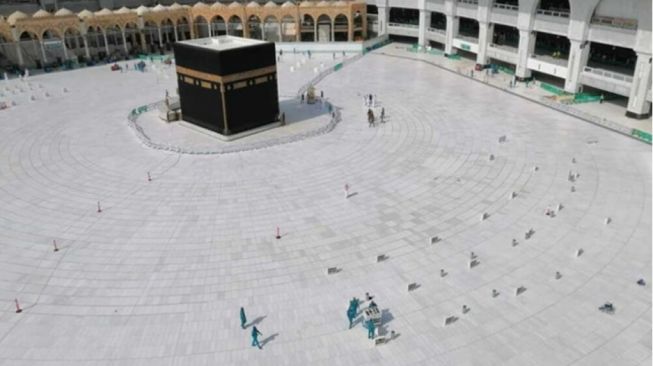 Sterilkan Kabah Buat Haji, Arab Saudi Umumkan Umrah Berakhir 31 Mei 2022