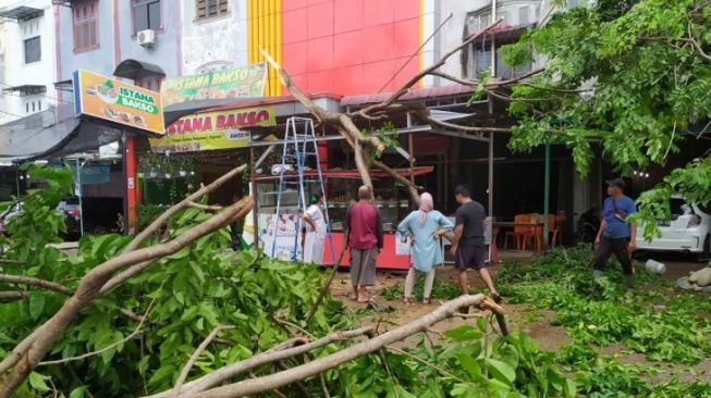 102 Rumah di Banda Aceh Rusak Diterjang Angin Kencang