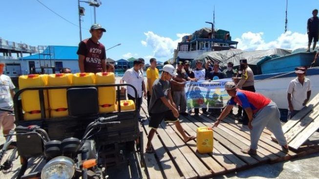 Minyak Goreng Curah di Natuna Melimpah Setelah Bantuan 20 Ton dari Pemerintah