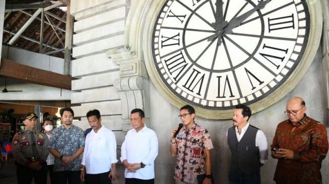 Dukung Usaha Kreatif Batam, Sandiaga Uno Lihat Langsung Syuting Film Losmen Melati di Nongsa Digital Park