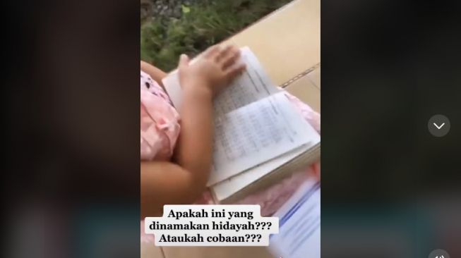 Kocak! Bocah Ini Baca Alkitab Menggunakan Bismillah, Warganet: Hidayah Itu