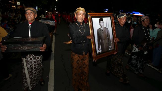 Apakah Pancasila Buah Pikiran Soekarno Semata?