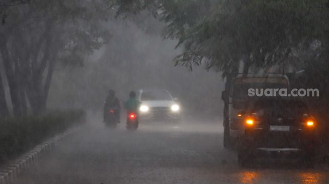 Cuaca Hari Ini Menurut BMKG : Denpasar Dan Mataram Berpotensi Diguyur Hujan