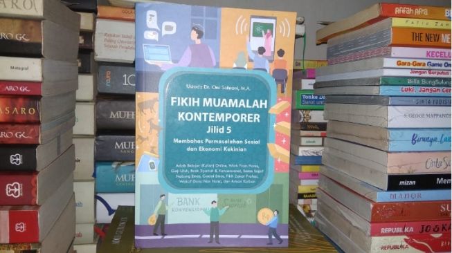 Mengupas Hukum Islam di Era Digital, Ulasan 'Fikih Muamalah Kontemporer'