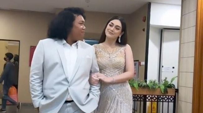 5 Alasan Celine Evangelista Menyukai Marshel Widianto