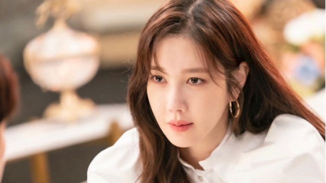 Melejit di Serial 'The Penthouse', Lee Ji Ah Dapat Tawaran Drama Korea Baru