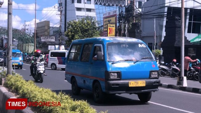 Mikrolet di Kabupaten Malang: Menyusutnya Jumlah Penumpang dan Tantangan Bertahan