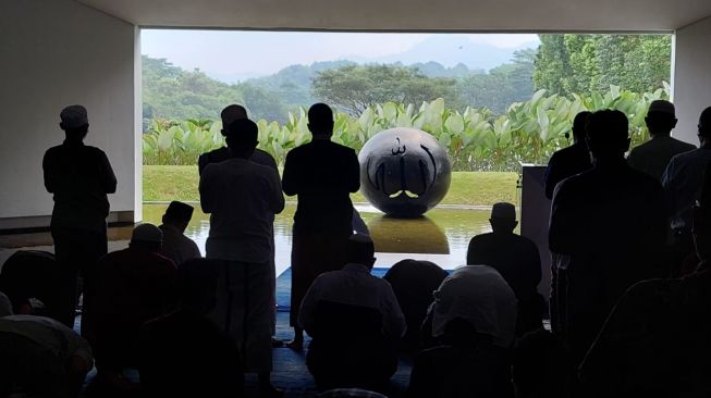 Mengenang Eril Kecil di Masjid Al Irsyad Kota Baru Parahyangan yang Dirancang Ridwan Kamil